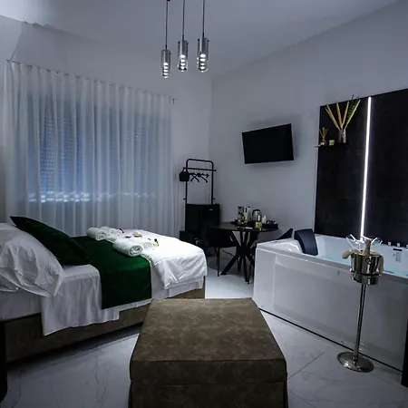 Maison d'hôtes Operaprimasuite In Centro 4*