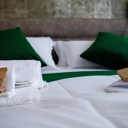 Operaprimasuite In Centro Guest house