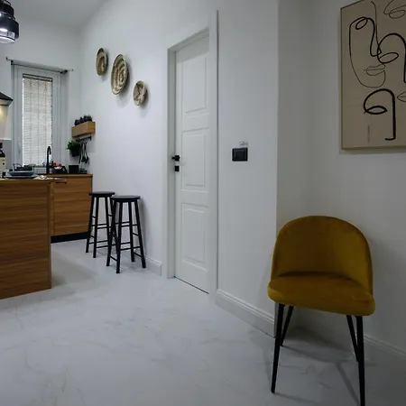 Operaprimasuite In Centro 4*