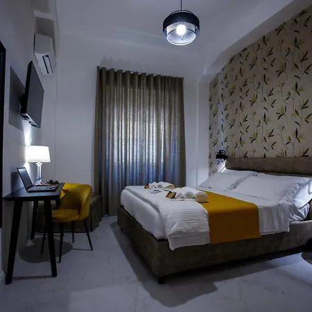Operaprimasuite In Centro בית הארחה 4*