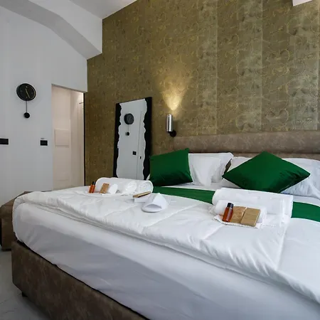 Operaprimasuite In Centro Guest house