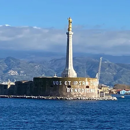 Maison d'hôtes Operaprimasuite In Centro Messine
