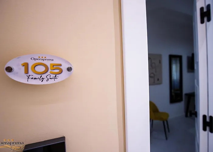 Operaprimasuite In Centro Πανσιόν Μεσίνα