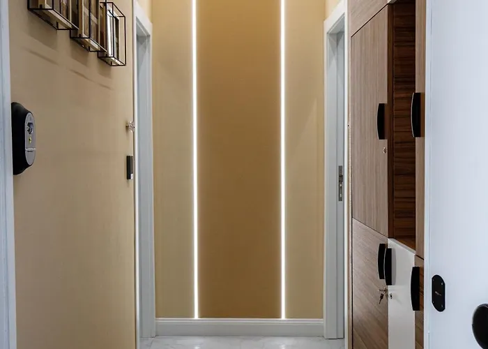 Operaprimasuite In Centro Πανσιόν Μεσίνα