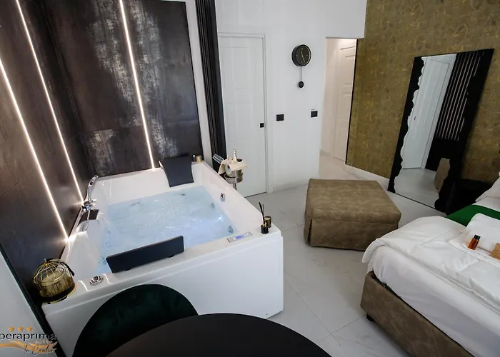 Operaprimasuite In Centro Πανσιόν
