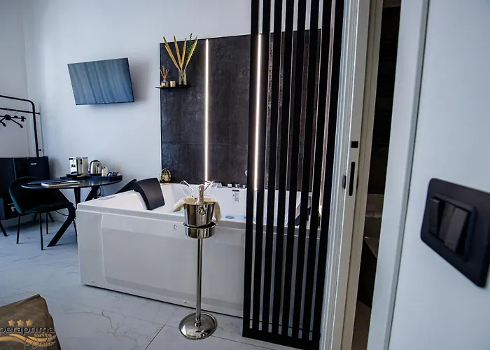 Operaprimasuite In Centro 4*