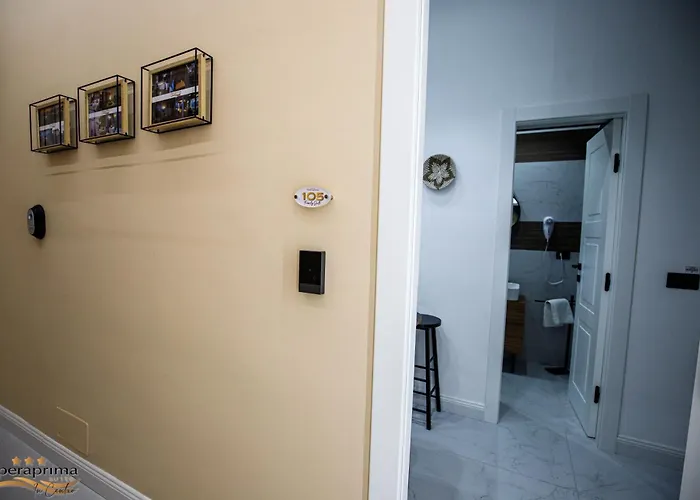 Operaprimasuite In Centro Πανσιόν Μεσίνα